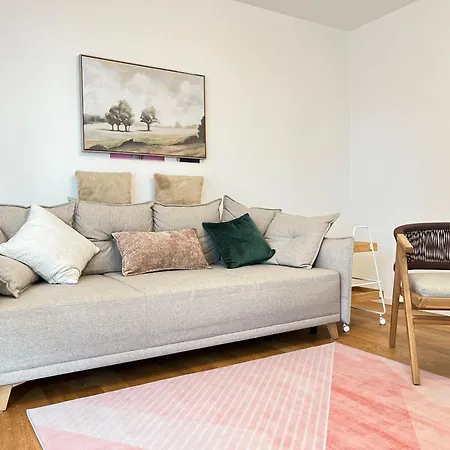 Apartman Frankfurt Messe Business Suit - Messe South Gate Located Across Street