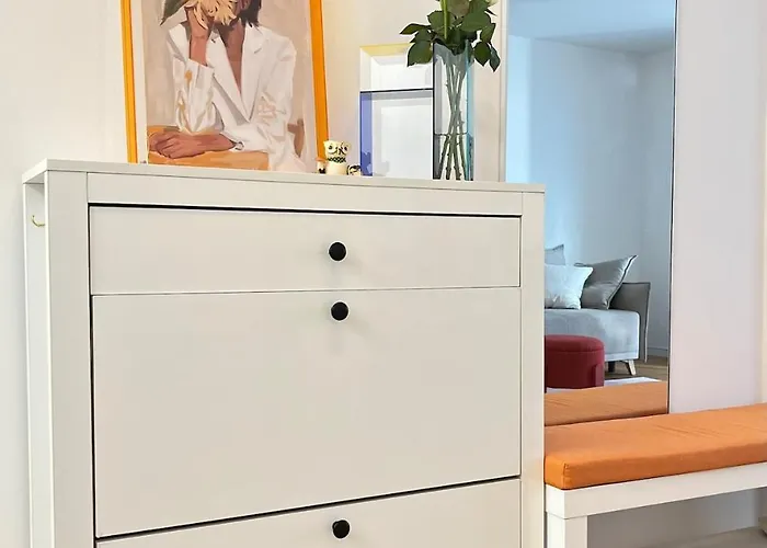 Frankfurt Messe Business Suit - Messe South Gate Located Across Street *