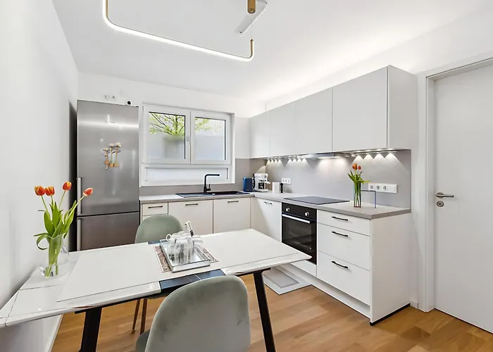 Frankfurt Messe Business Suit - Messe South Gate Located Across Street